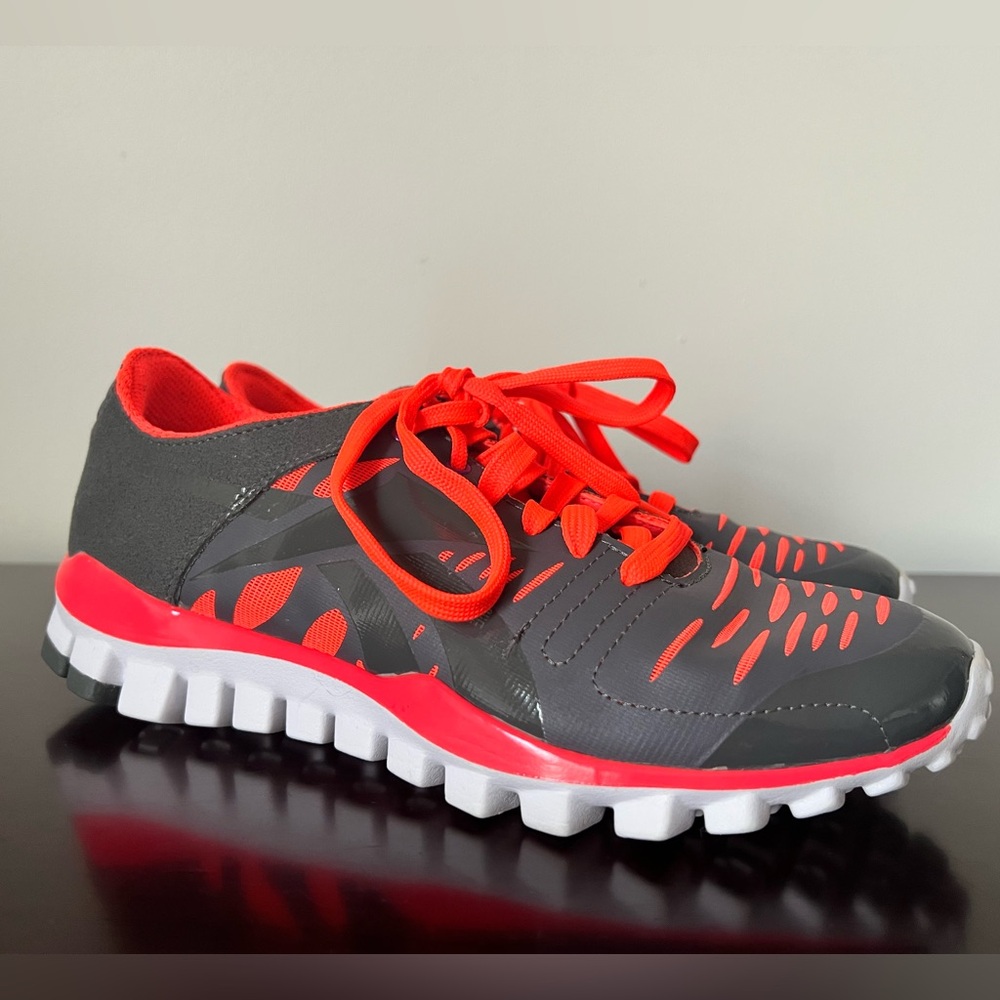 Reebok Realflex sneakers size 8